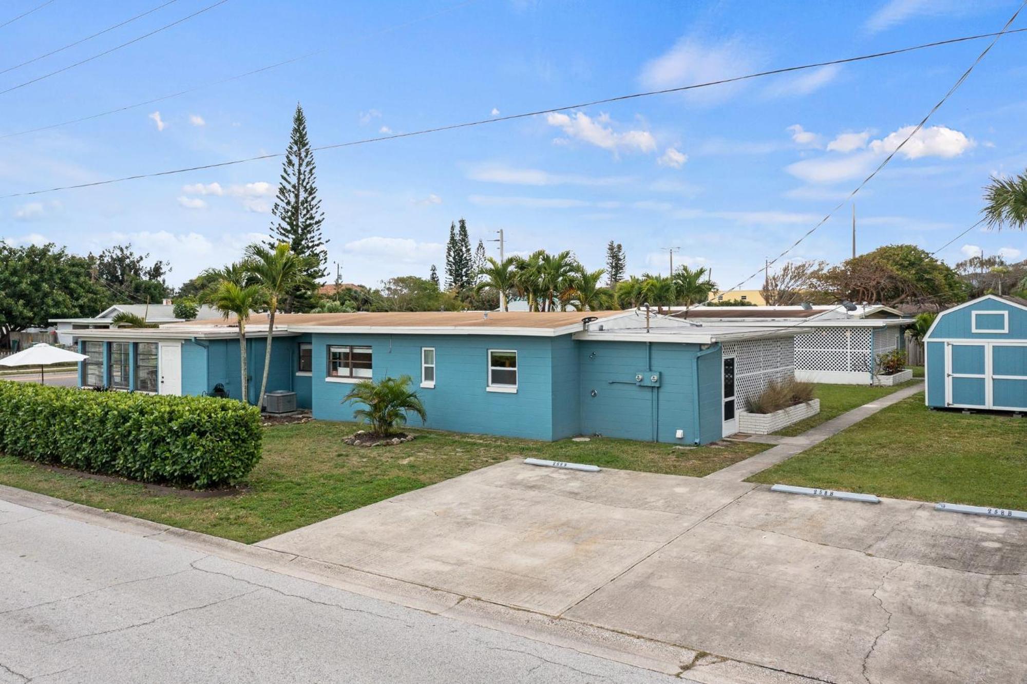 Midtown Cottage - In The Heart Of Cocoa Beach Exterior photo